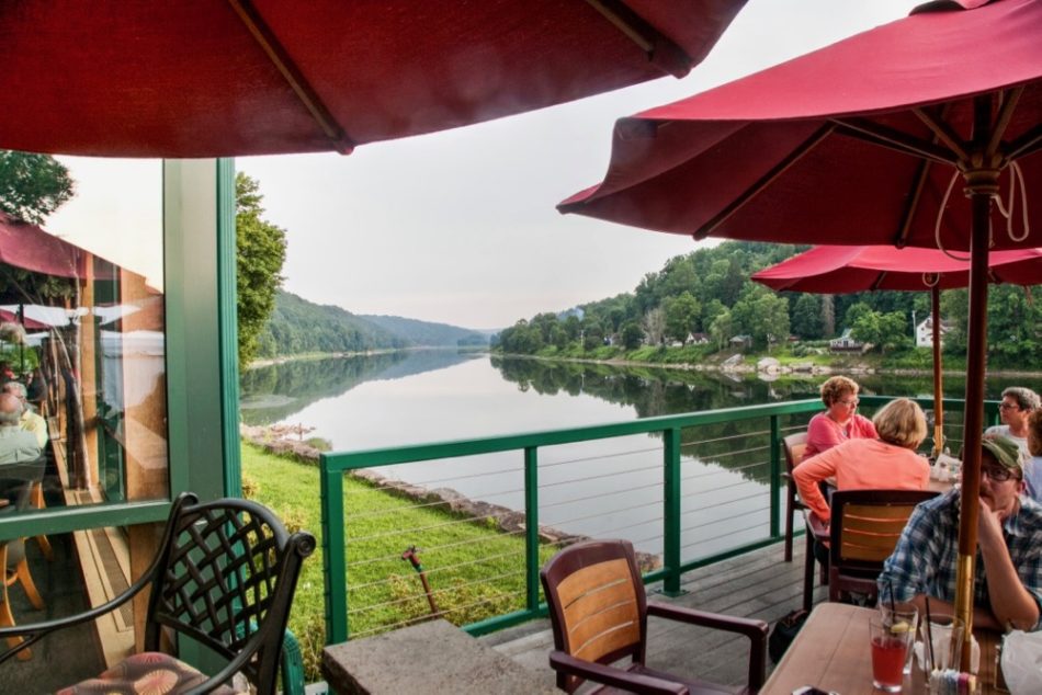 foxburgsummerevening201784_5 Allegheny RiverStone Center for the Arts